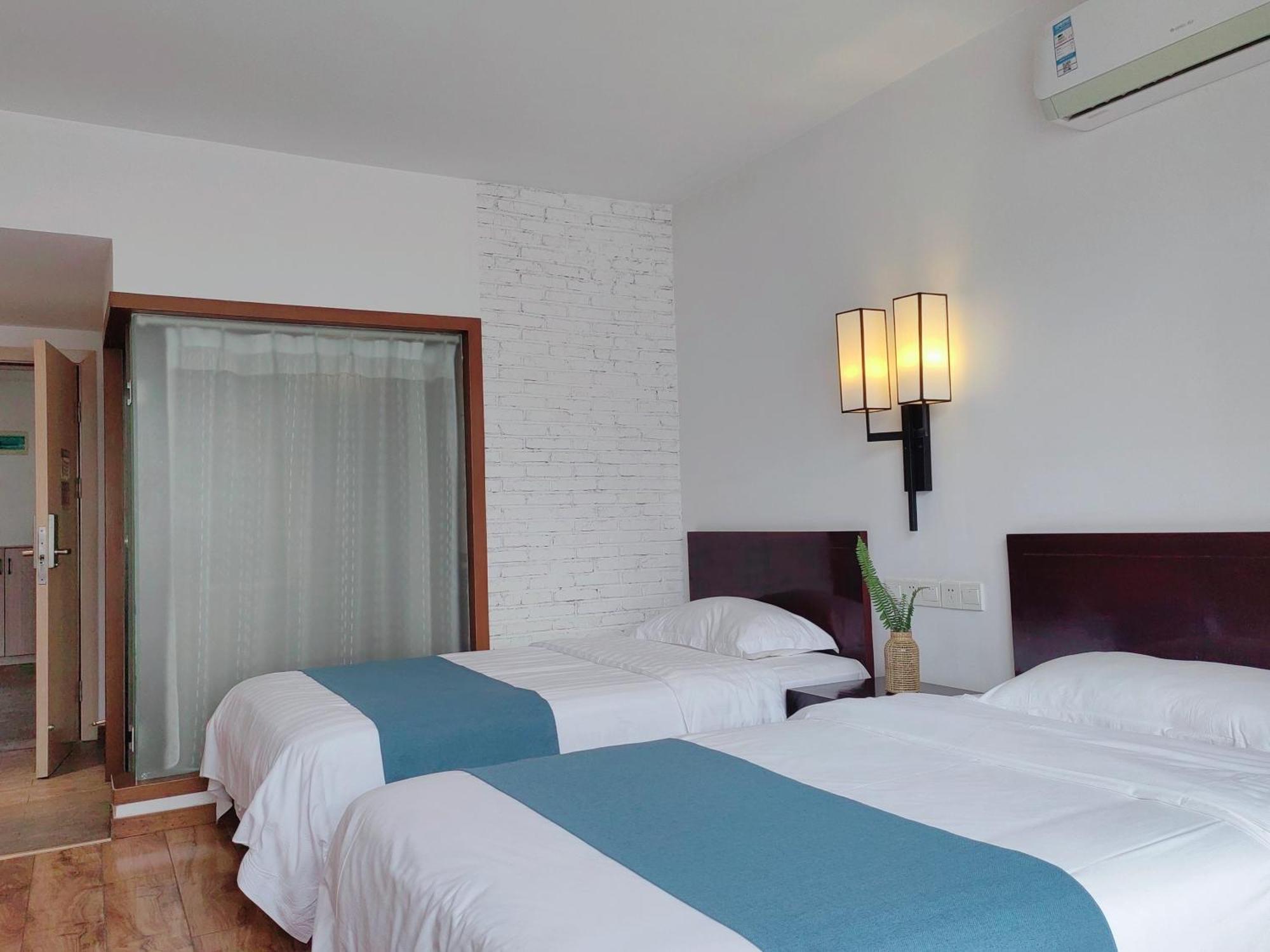 Serene Vale Inn Guilin-Free One Way Pick Up Service To High-Speed Railway Station For 2 Nights Exterior photo