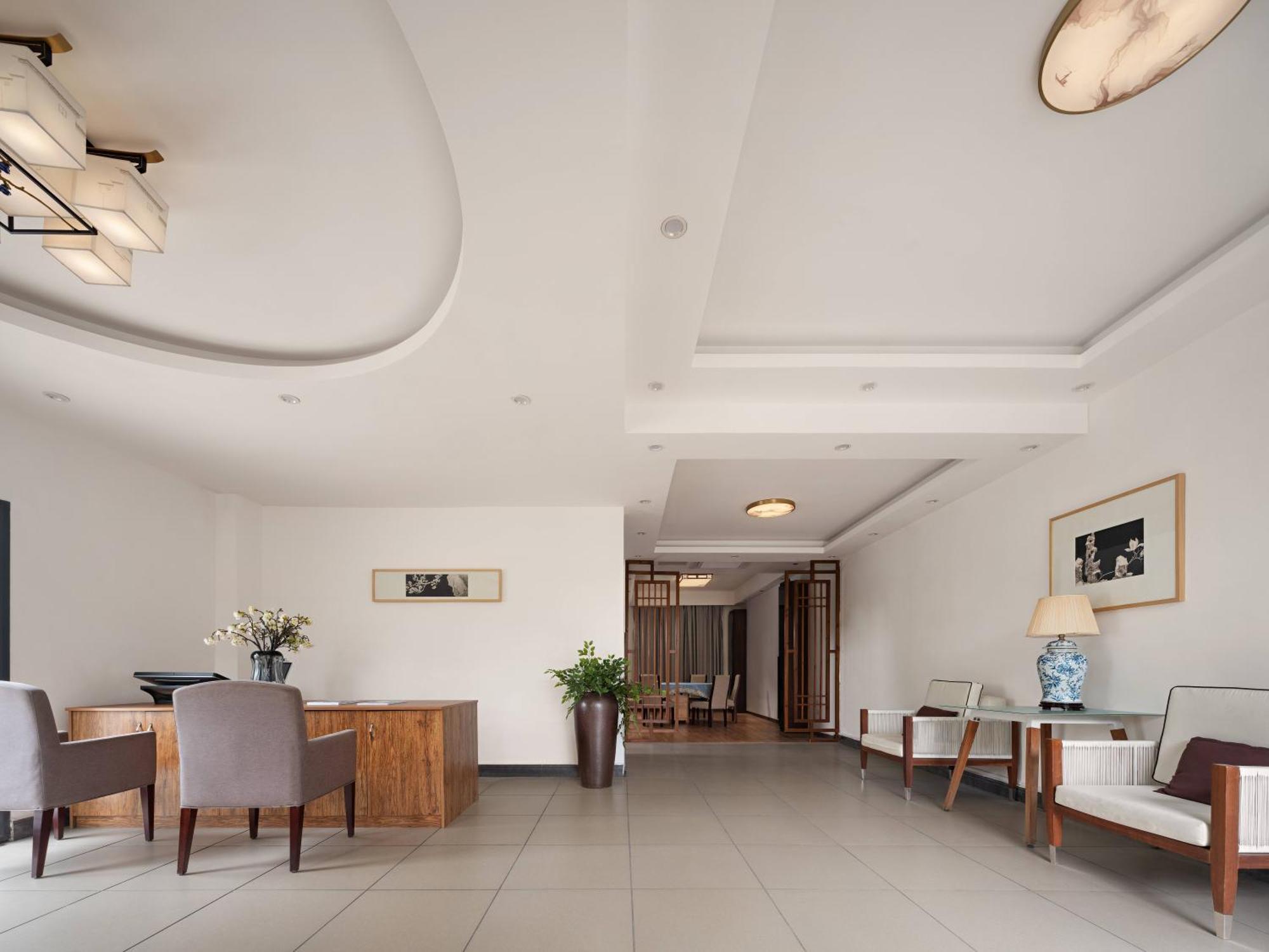 Serene Vale Inn Guilin-Free One Way Pick Up Service To High-Speed Railway Station For 2 Nights Exterior photo
