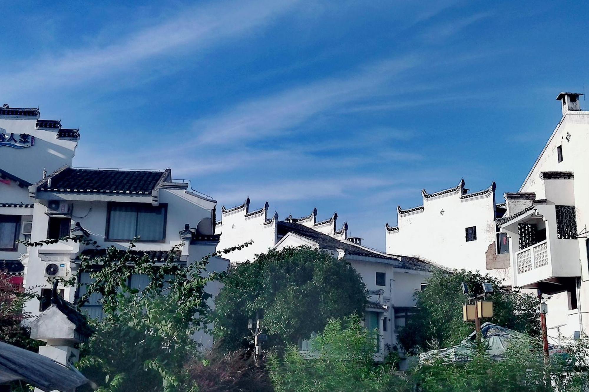 Serene Vale Inn Guilin-Free One Way Pick Up Service To High-Speed Railway Station For 2 Nights Exterior photo
