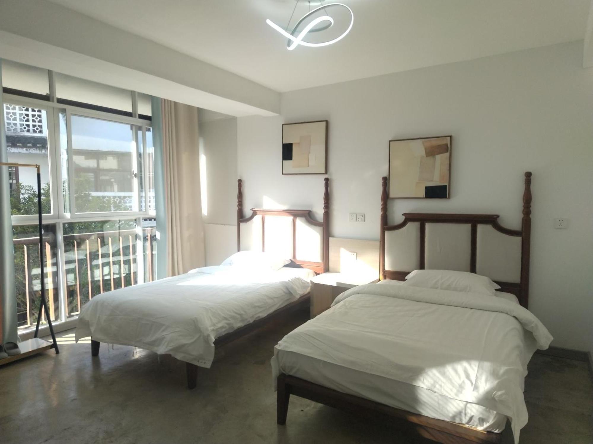 Serene Vale Inn Guilin-Free One Way Pick Up Service To High-Speed Railway Station For 2 Nights Exterior photo