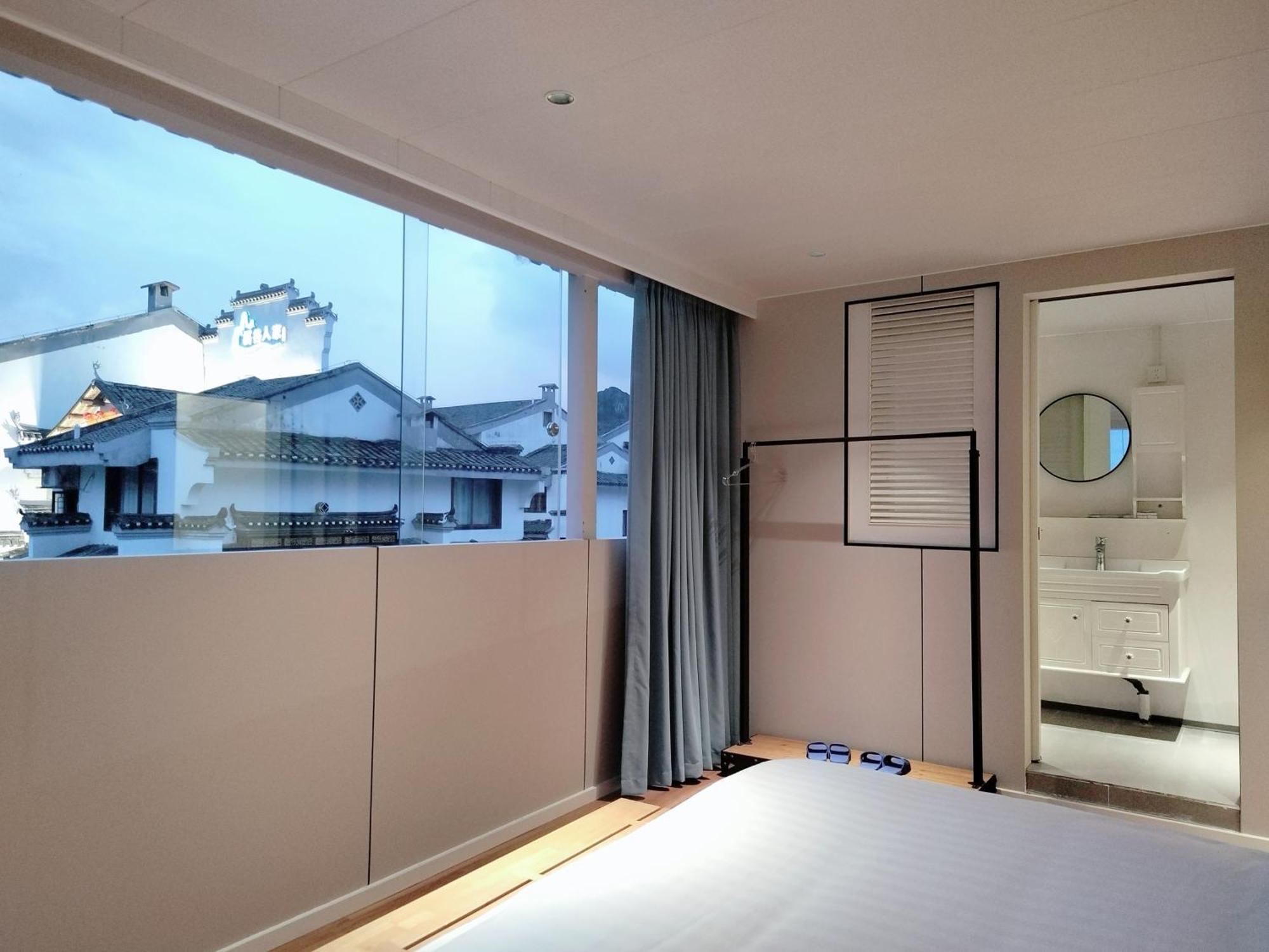 Serene Vale Inn Guilin-Free One Way Pick Up Service To High-Speed Railway Station For 2 Nights Exterior photo