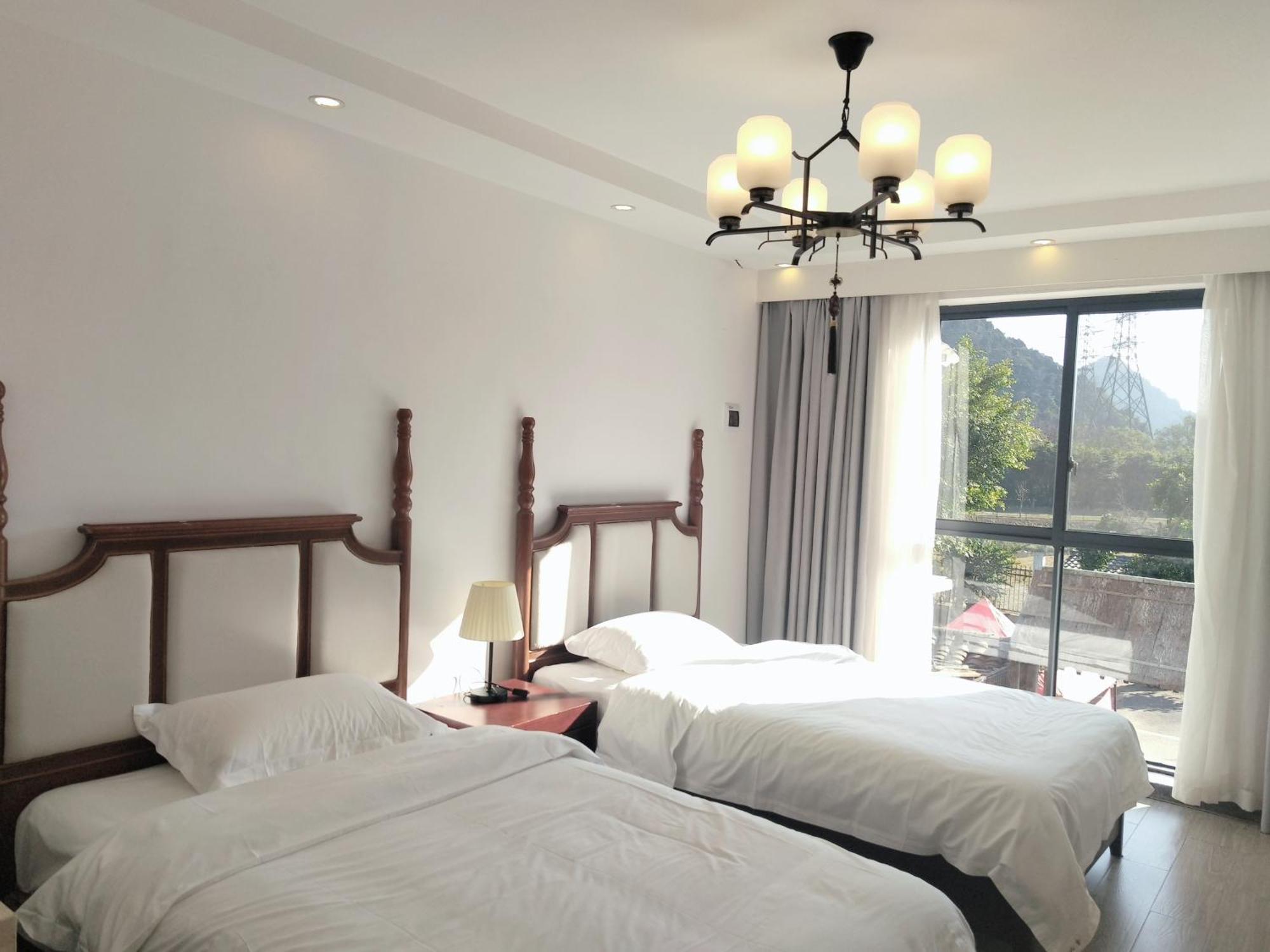Serene Vale Inn Guilin-Free One Way Pick Up Service To High-Speed Railway Station For 2 Nights Exterior photo