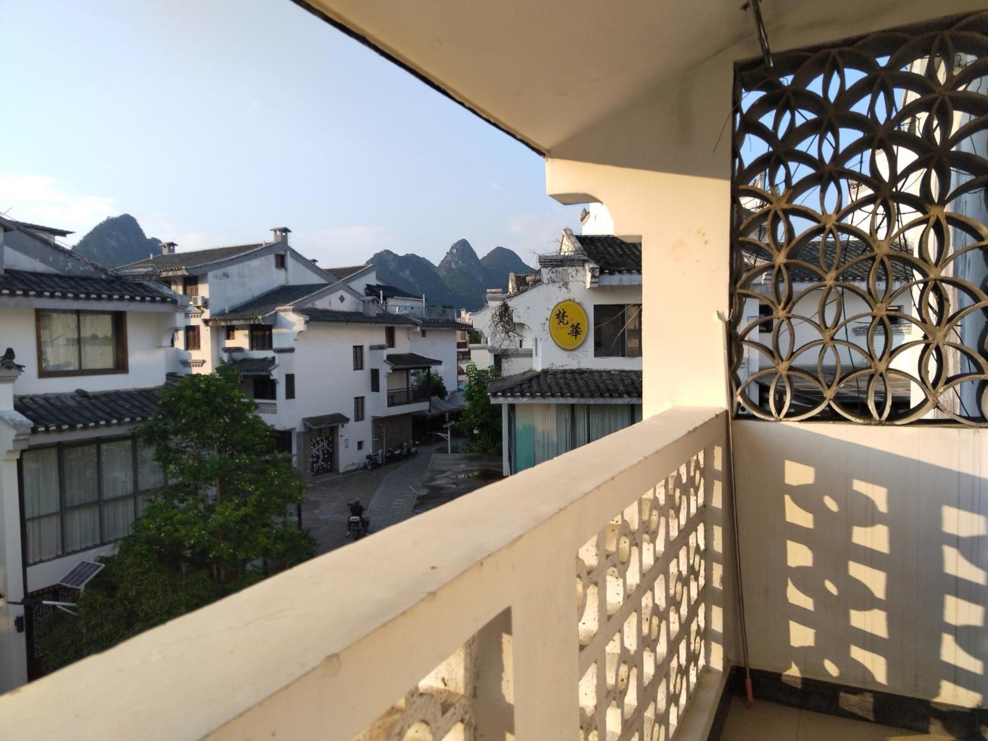 Serene Vale Inn Guilin-Free One Way Pick Up Service To High-Speed Railway Station For 2 Nights Exterior photo